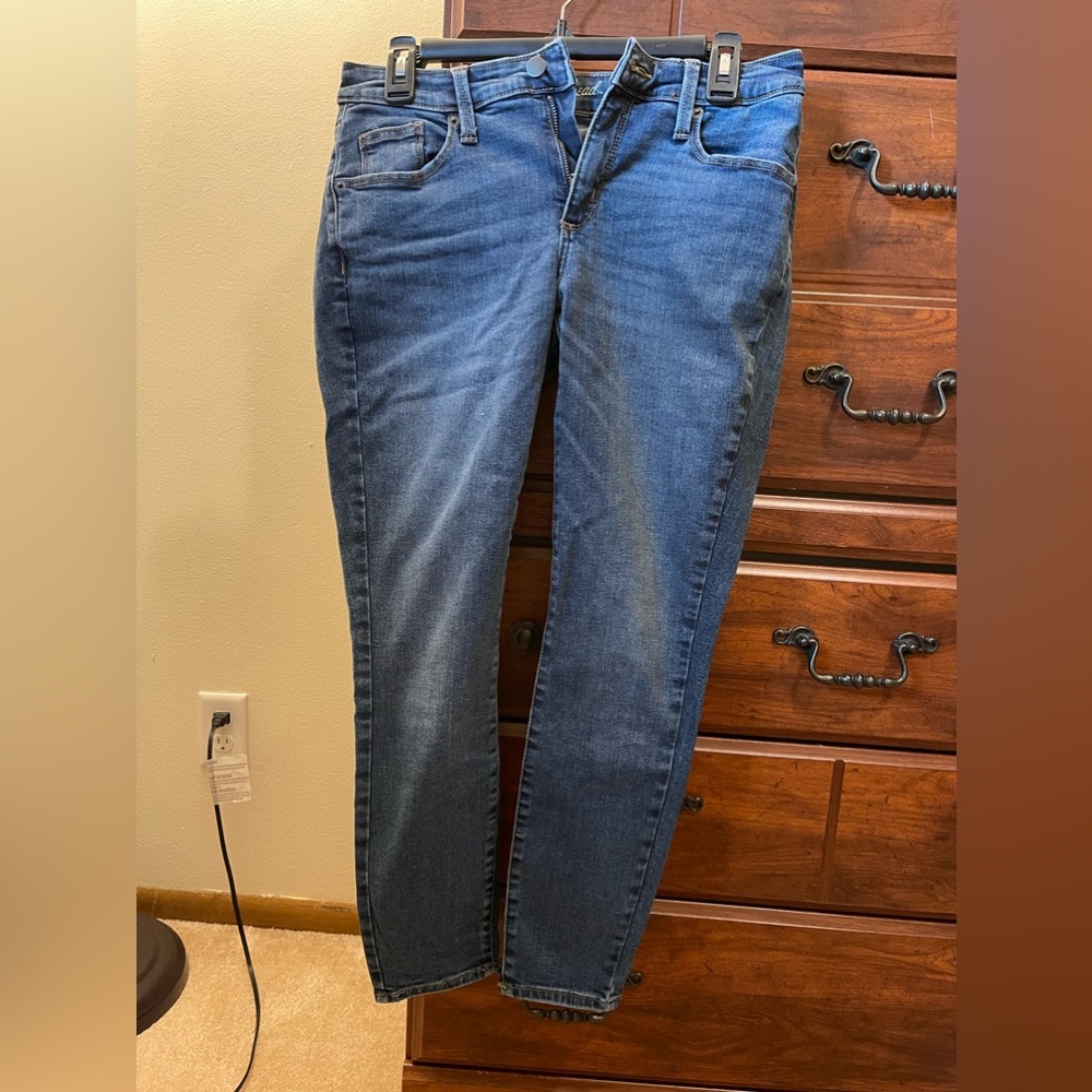 Curvy skinny jeans